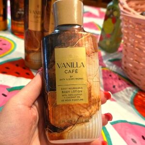 Nwt Vanilla Cafe